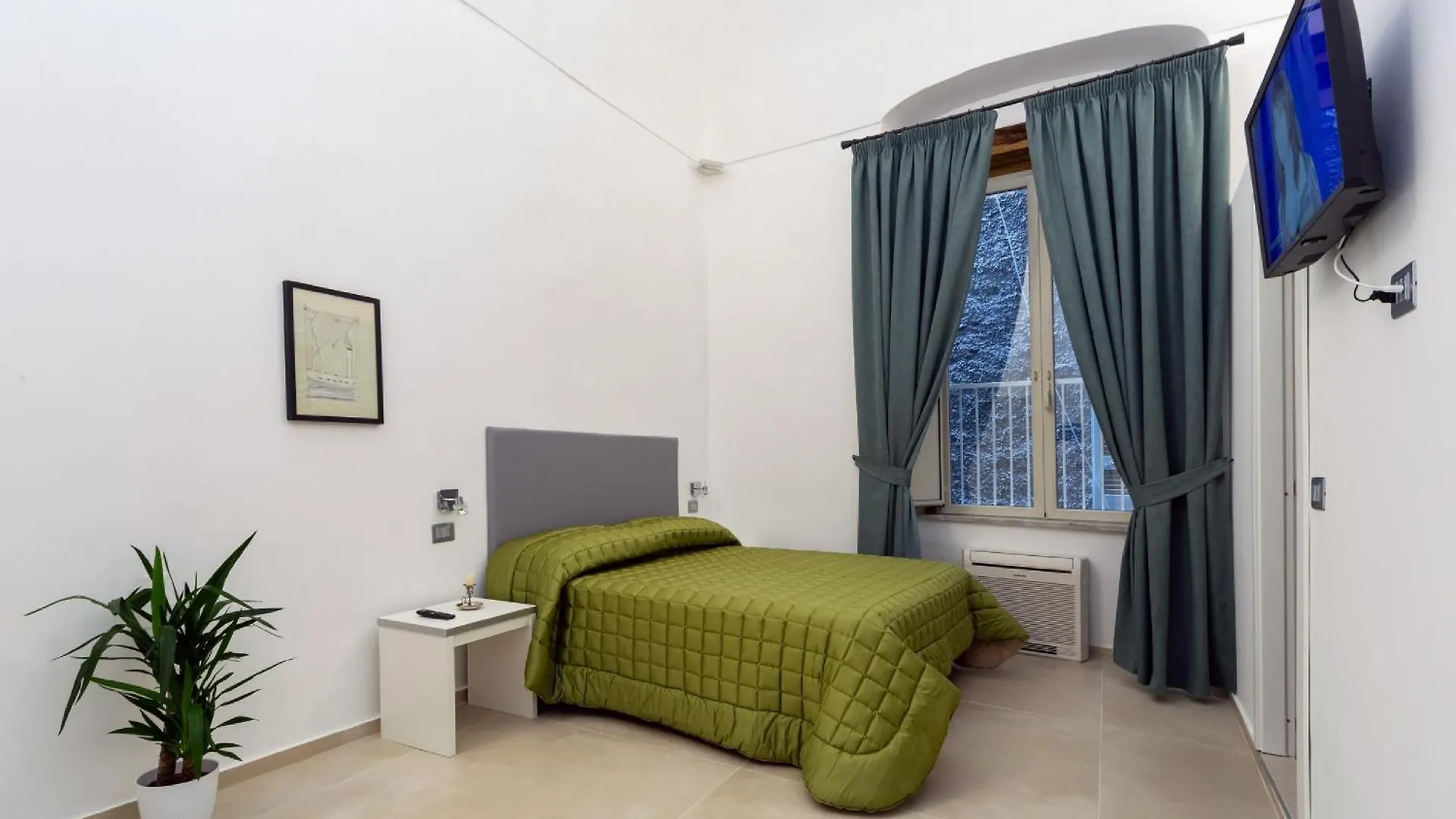 Il Tesoro Smart Suite & SPA Naples Hotel